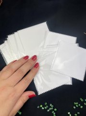 Polishing wipes for jewelry